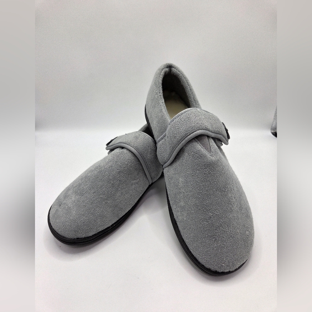 NIB Glolily Gray Kelly Slippers 11M